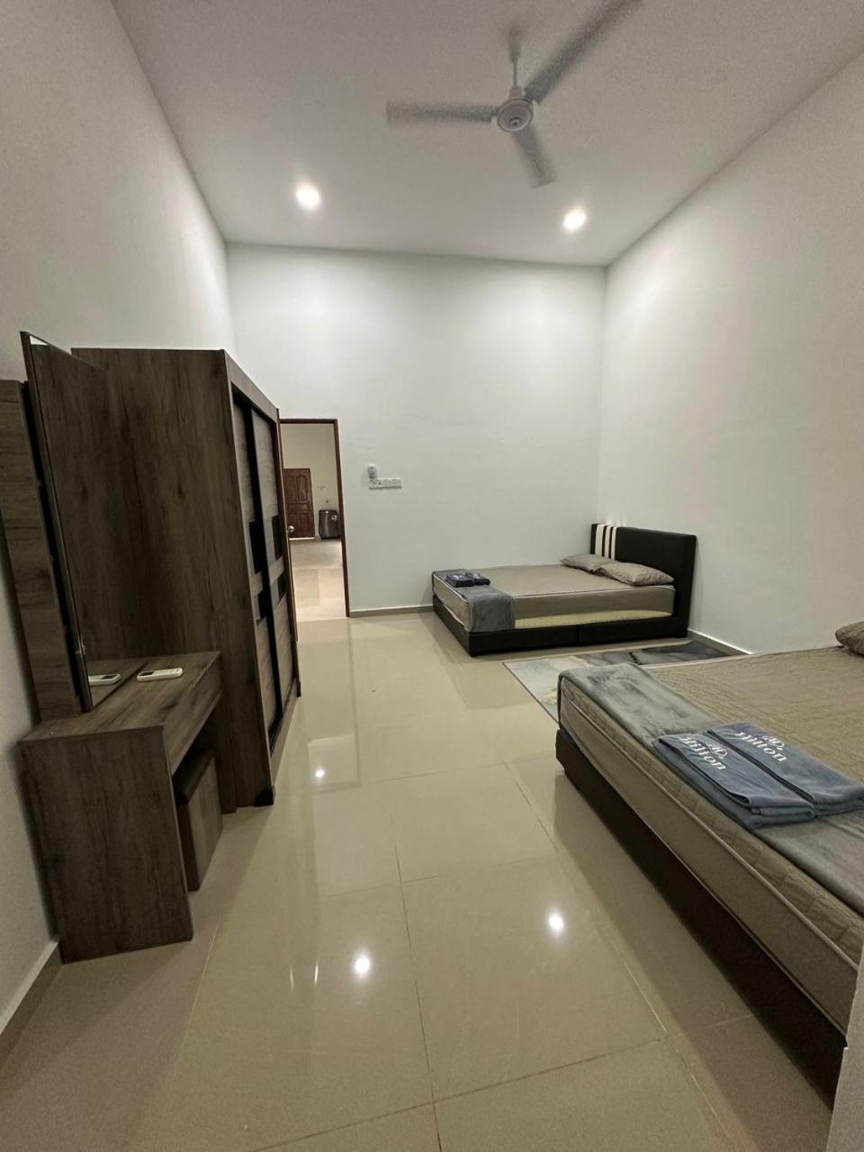 Homestay Kemaman Fyna08 Semi-D, 4 Bedrooms Dekat Pantai Kijal Bagian luar foto